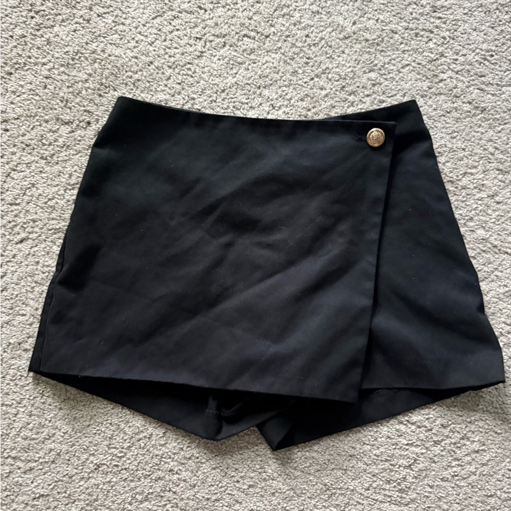 H&M black Women's Wrap-Front Shorts with Button Accent